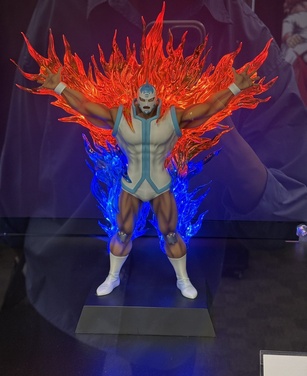 スパフェス④
今回の自分のお目当てはキン肉マン マリポーサ モクテスマ・デュフェンス！
実物カッコ良すぎ！WEB予約逃してたけど無事ゲット☑️
LEDの輝きがすごい！伊藤さんのサインももらえた✨