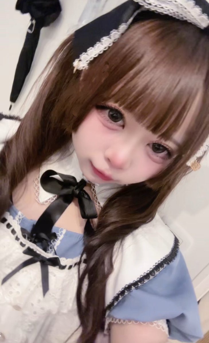 なの tweet media