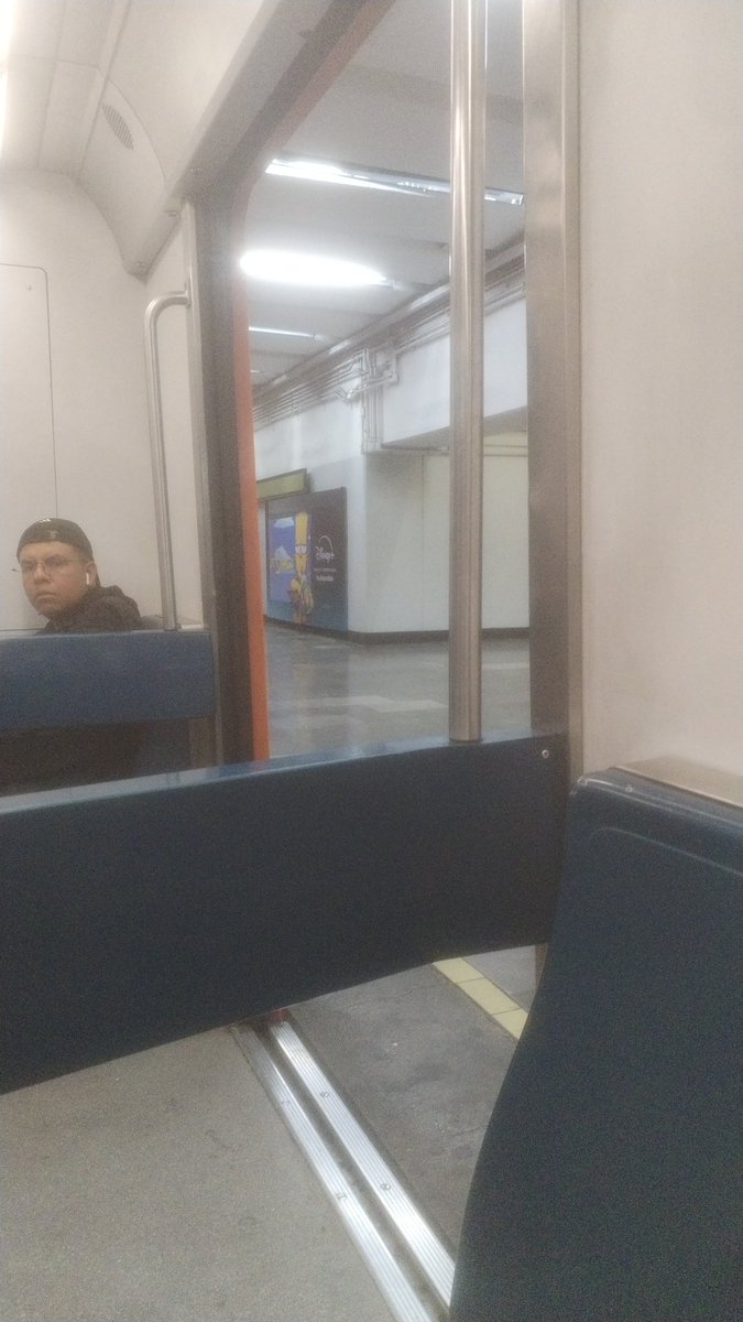 kp18351972's tweet image. Aqui estamos esperando en #linea3 #coyoacan mushu @AdrianRubalcava hasta que we te pegue la gana avanzar inútil!
