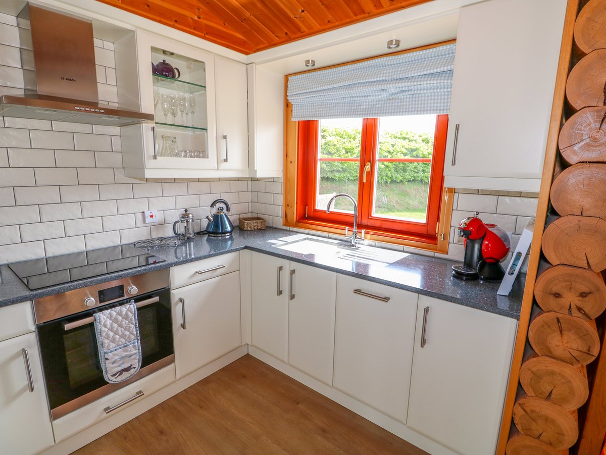 scateringcouk's tweet image. All ground floor. Two bedrooms: 1 x king-size double with en-suite shower, sauna, basin and WC, 1 x twin.

🛁 Hot tub
📍 Greetham, Rutland

selfcatering.co.uk/england/rutlan…

#Greetham #Rutland #HotTub #HolidayCottage #SelfCatering