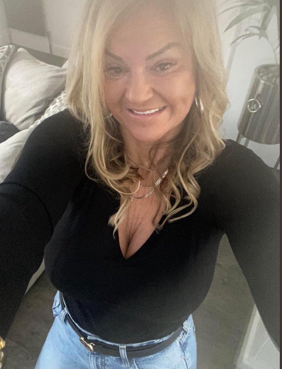 hot uk sluts tweet media