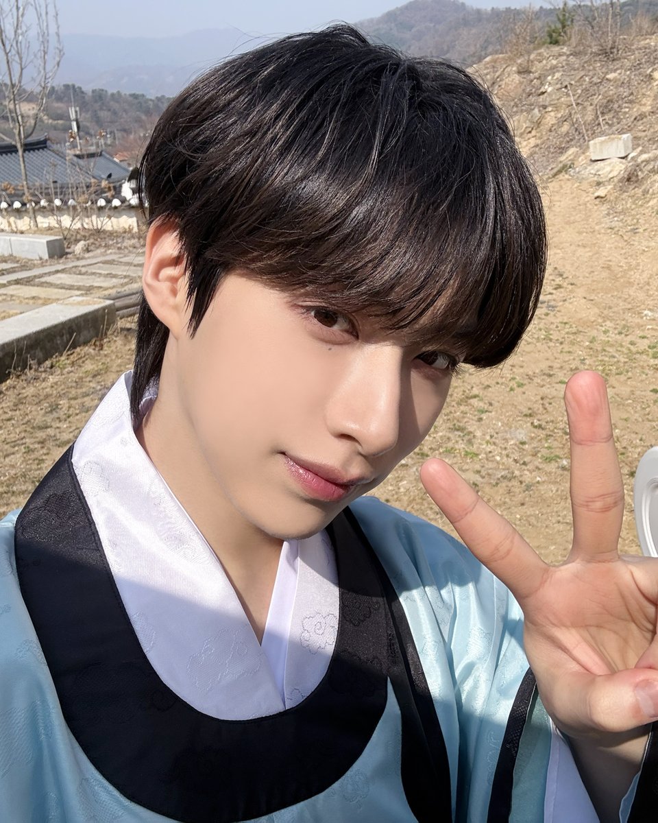 ONEUS tweet media