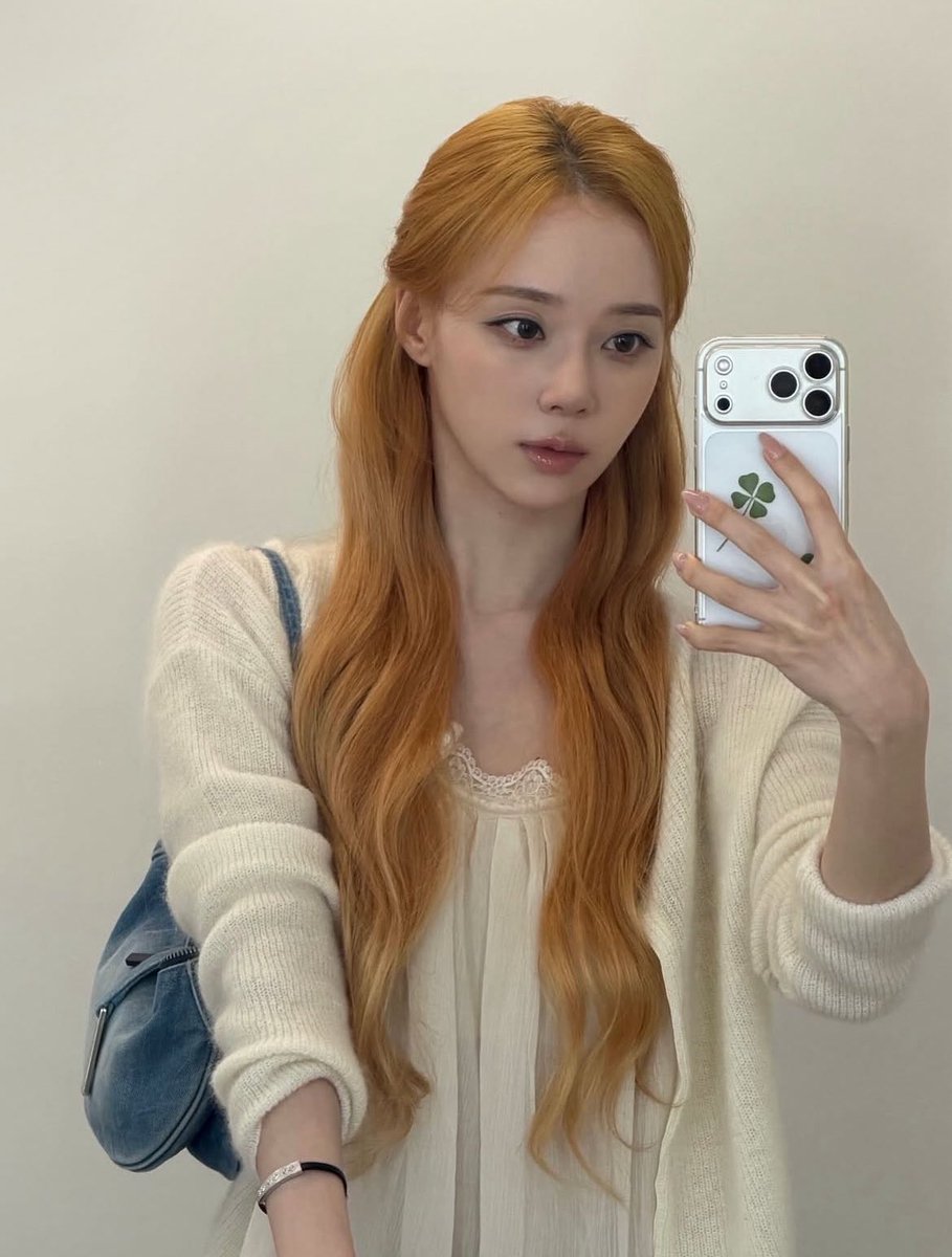 gIasszip's tweet photo. new hair 🍊 https://t.co/soaKCPvM9L