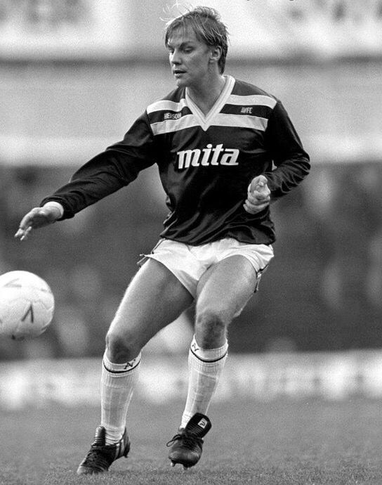 footballmemorys's tweet image. Gary Shaw in action for Aston Villa 

#AVFC #AstonVilla #Villa