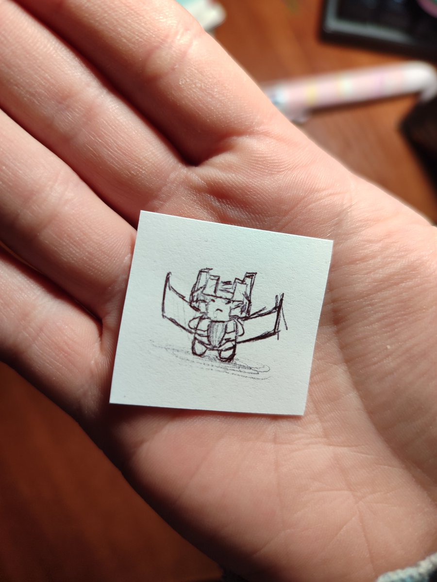 KrendelLovesIt's tweet photo. Silly Starscream 
#transformers 
#Starscream
#sillydrawing https://t.co/S1sBGrB7dm