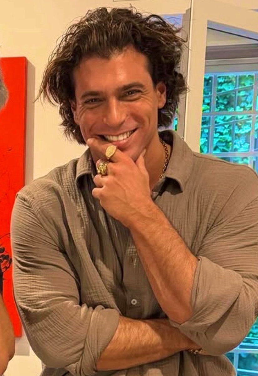 Sonreír no es una obligación,  pero si una buena decisión para vivir mejor. 
#CanYaman ❤️❤️❤️
Buenos días chicas feliz jueves!!🍀💕😍🌺😊
#Sandokan 🐅
#ElTurco 🗡
#ElLaberintoDeLasMariposas 🦋