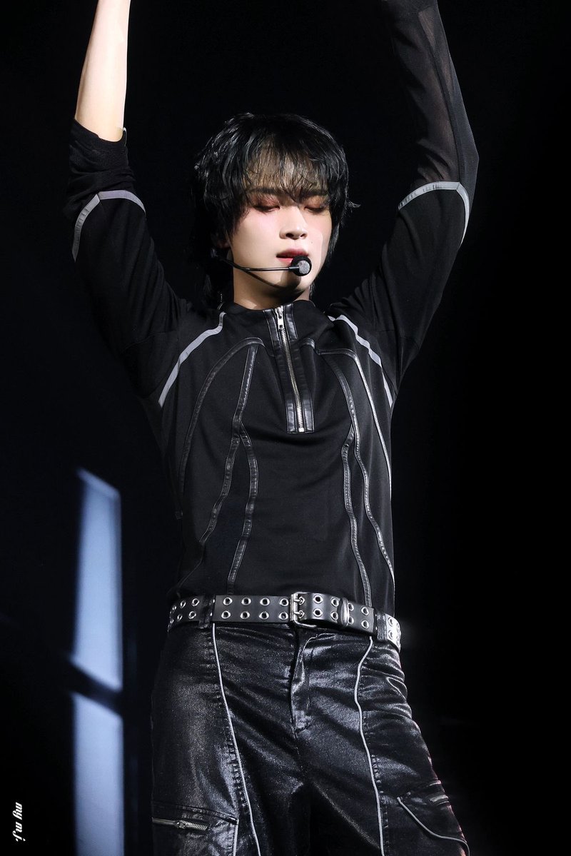 이유오 tweet media