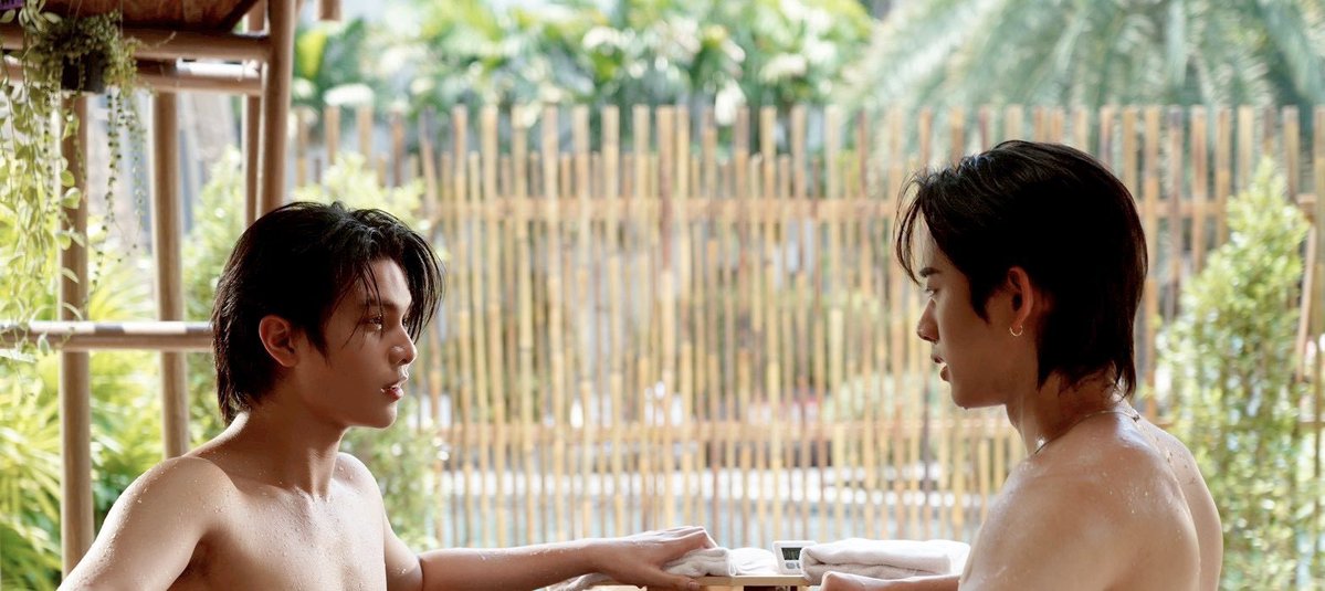 𝑽𝒂𝒍🍓 tweet media