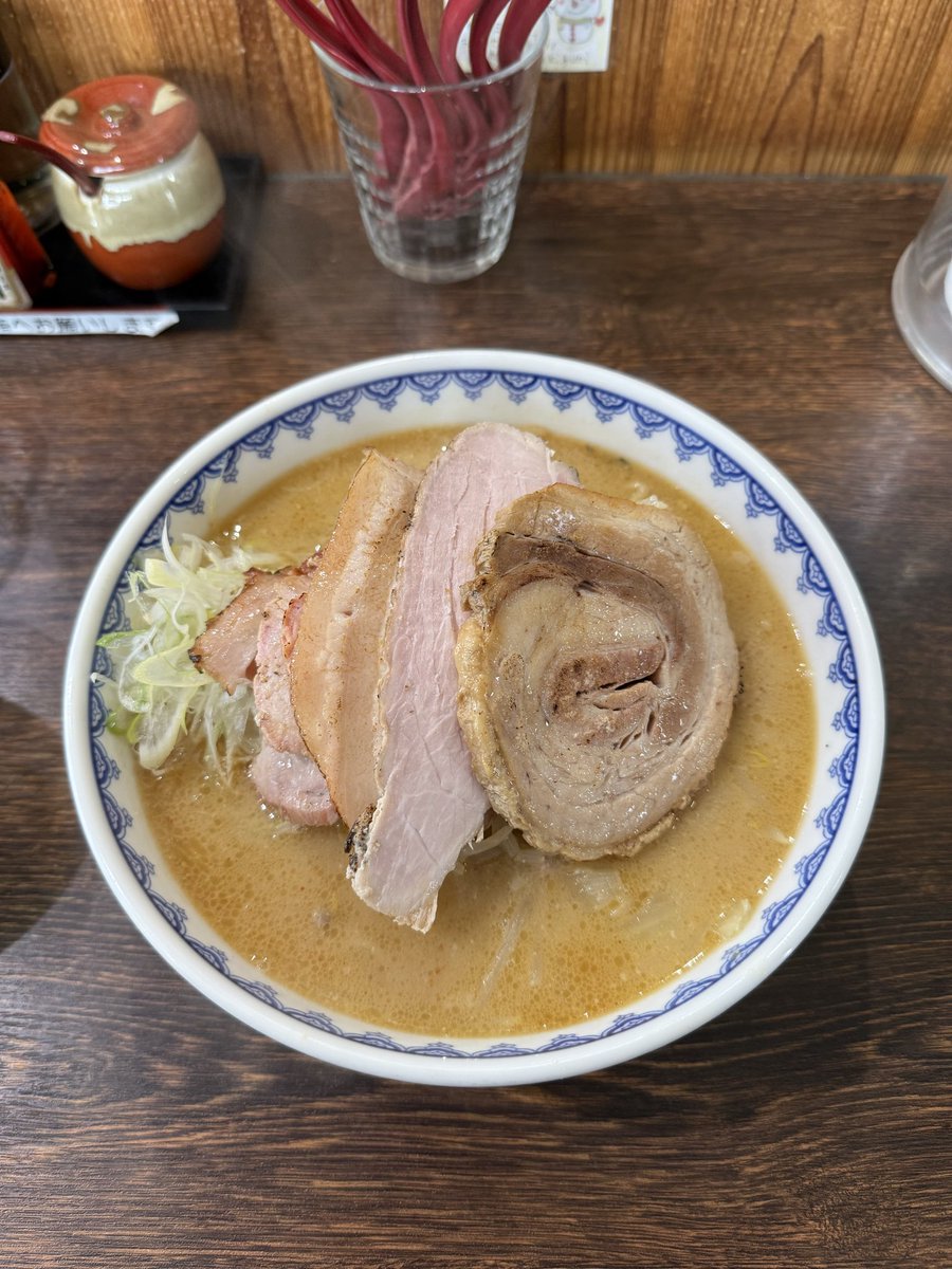 雪ぐにさんの味噌はラードに頼らないスープで最後まで美味しすぎる🥹🍜
新潟の味噌ラーメンやっぱり美味しい😋