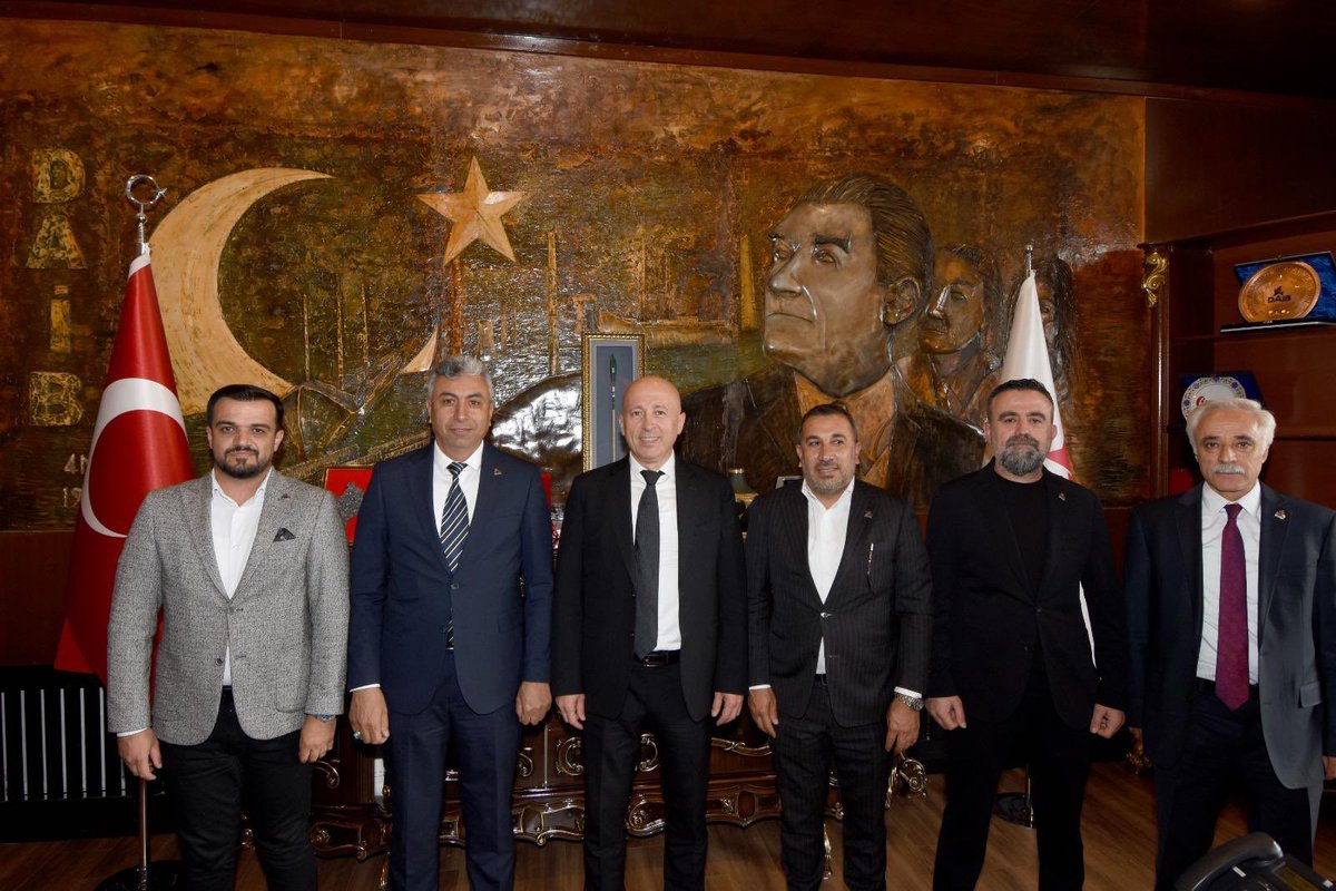 senar_van's tweet photo. Doğu Anadolu ihracatçılar birliğine 11 Nisan 2026 yönetim kuruluna ikinci kez seçildi ilk toplantımızı yaptık alınan kararlar bölgemizin ihracatçılarına ￼hayırlı olsun ￼ https://t.co/cnlezOcnQm
