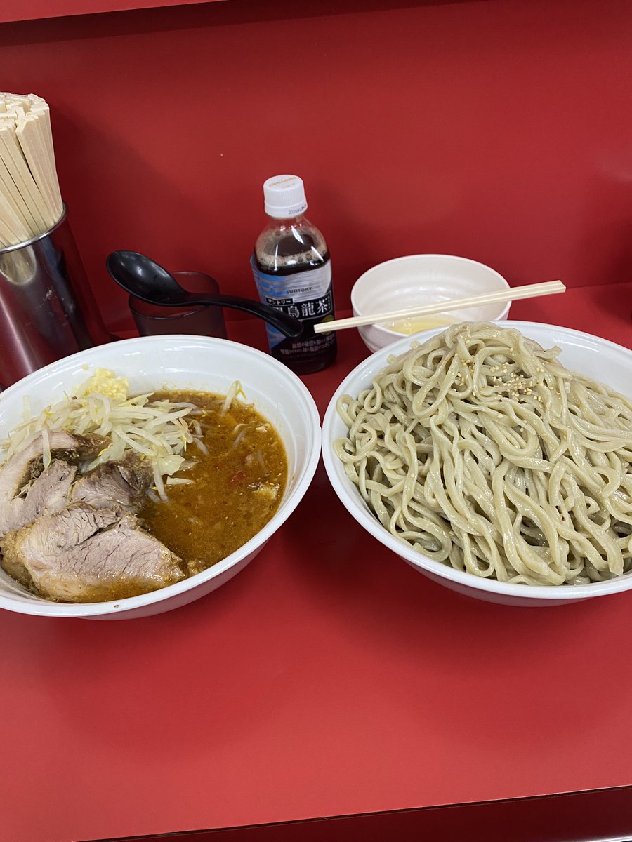 ラーメン二郎柏店🍜

トマトつけ麺 麺増し 濃厚卵
ニンニクスコシ

ちょっと日和ってヤサイコールしなかったら余裕で完食😋w
やっぱり柏のトマトつけ麺は定期的に食べたくなる美味さ🤤豚も美味かった🐖💨ニンニクはスコシで丁度イイ感じ😁

店主さん 柏二郎の皆さん ご馳走様でした🙏💯💯💯💯💯