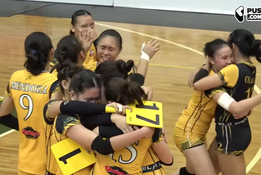 pocketfull6's tweet photo. PUTANG INA NIYO ULIT NANALO JULILITS NI COACH RON VS NU GELS. PARTIDA KULANG KULANG PA YANG MGA YAN AH DAHIL SA AKARI CUP HAHA #GoUSTe #SGVIL https://t.co/7mU1wc4Iuk