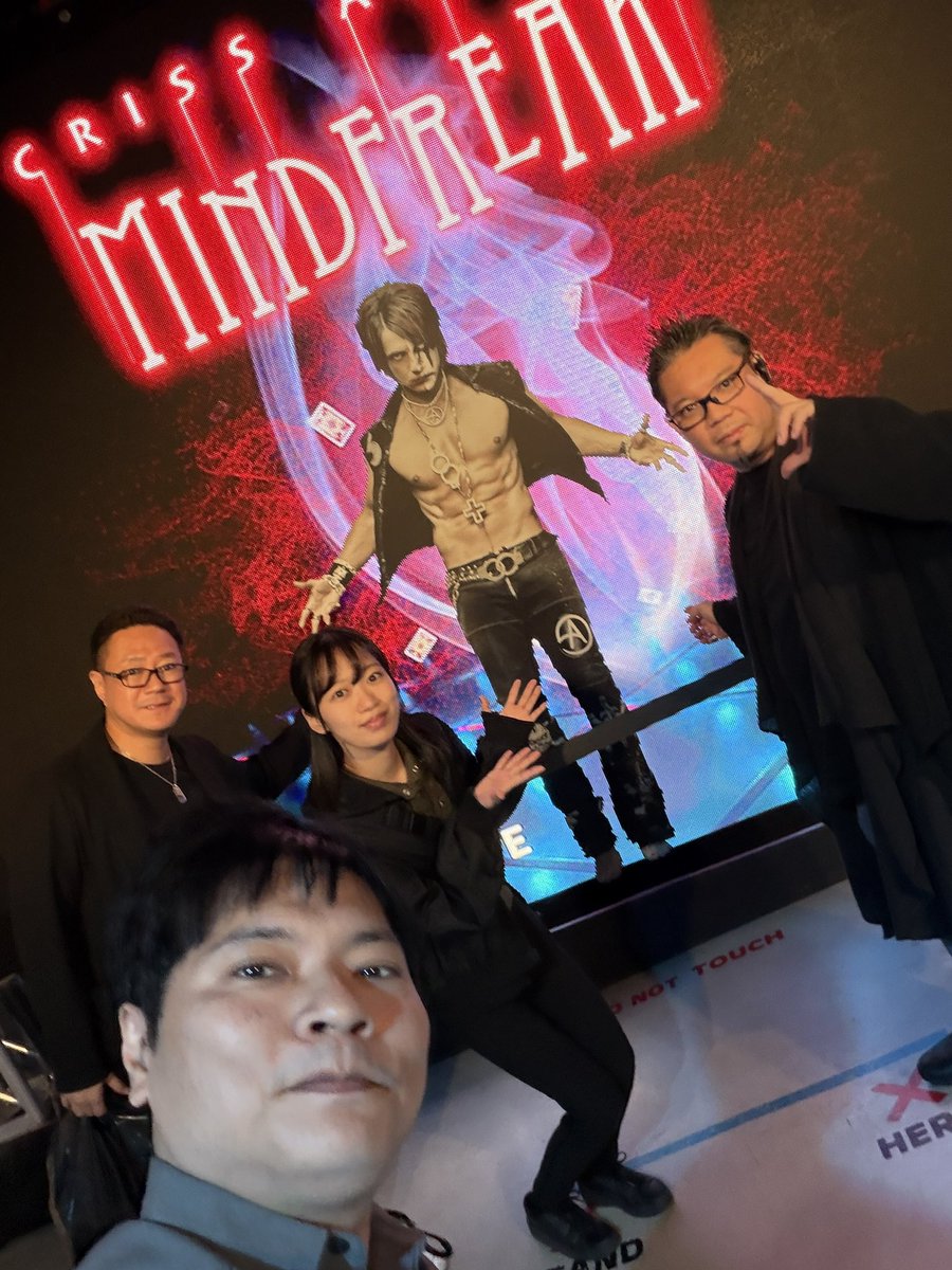 magicallusion's tweet image. ラスベガス最終日はMac KingとCriss Angelを見て来ました！どちらもそれぞれのキャラクターの色がショーに反映されてて凄かった！
#macking 
#crissangellive
