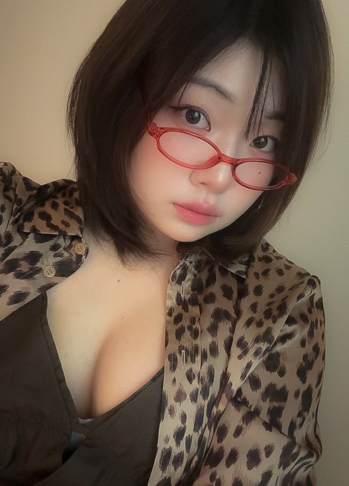 혀니닝 tweet media