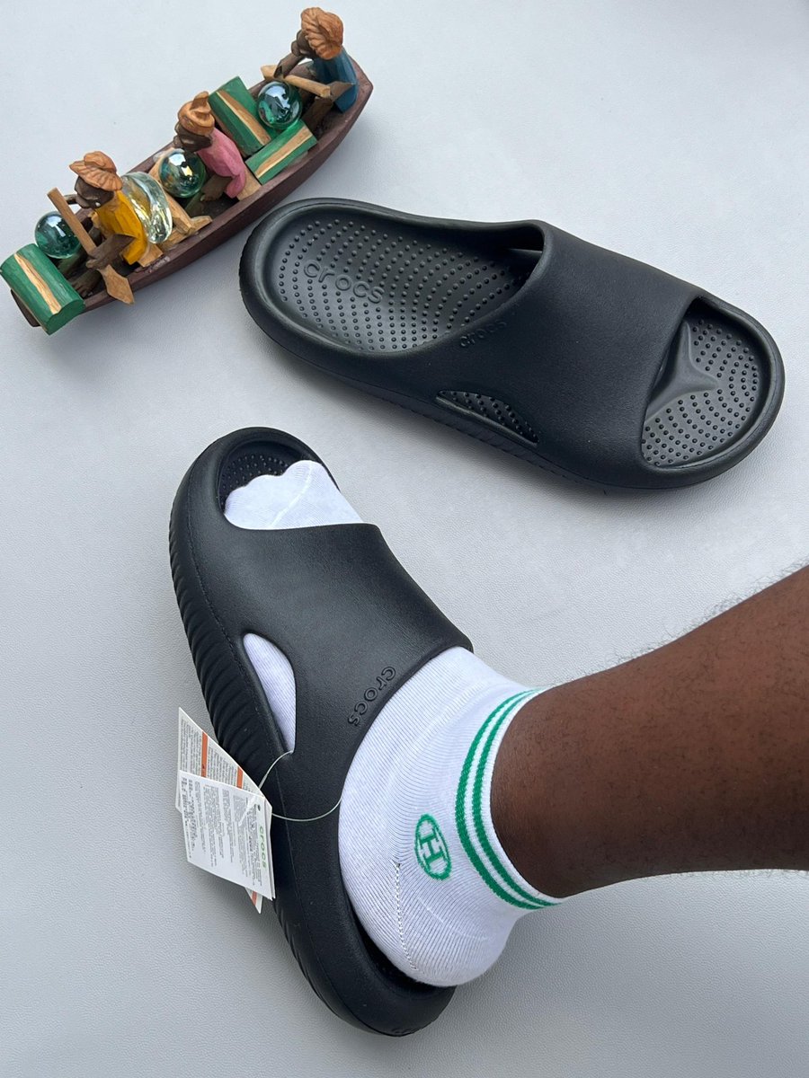 BFCrocsNG's tweet photo. Mellow Crocs 

Delta Churchill $bkn Bitget Learning hub Dorcy Pharos #ATMARS Bayern Atletico Madrid Arsenal Sisi Alagbo Crocs Champions League Europa Palm Slides https://t.co/4Ftm90cdI2
