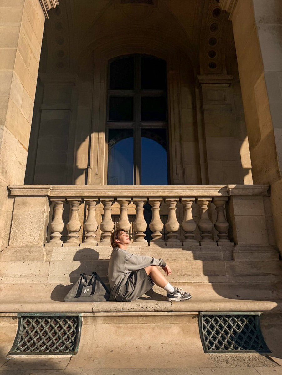 nguyenhh2510's tweet image. Fashion and the Art of living 📷
#OffWhite
#NuNew @CwrNew
