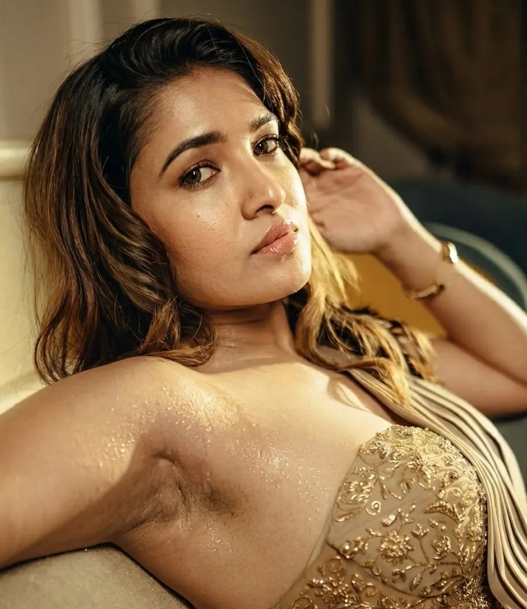STEVEVJ007's tweet photo. Akka-enada thambi pathutae Iruka oru mathiri💦

Me-iniku veyil☀️koluthudhu akka un odamba parunga overa vaeruthu💦pae Iruku

Akka-vaeruthu💦pae Irukunu theriyudhula va vandhu nayee mathiri nakkuda

Me-nakkuran🐕akka 

Akka-un moonjilae kari thupa💦thupa💦antha eeachi oda nakkuda https://t.co/wJDW2uEsjY