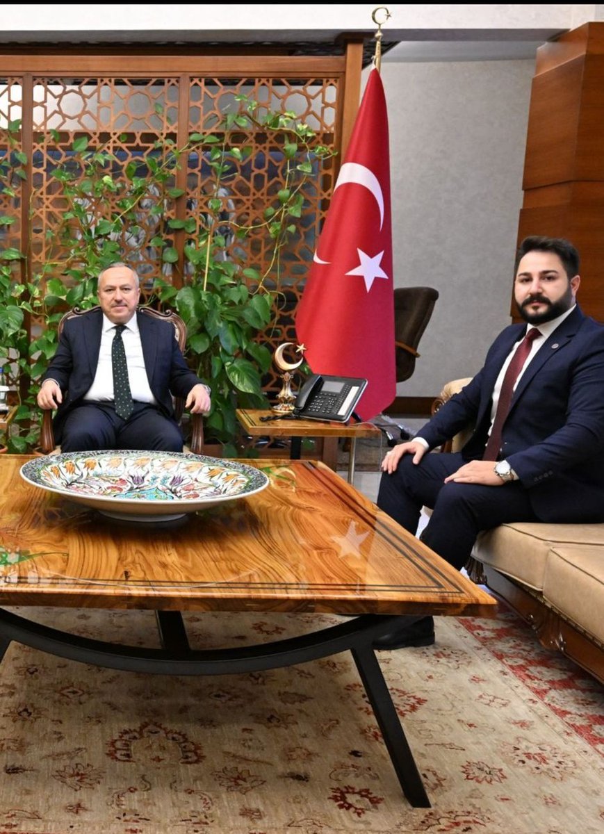 dr_emresahin23's tweet photo. 📍Ziyaret 

🔹Nevşehir Valiliği görevini yürüttüğü süre boyunca Ülkemize kazandırdığı değerli hizmetler ve kamu yararını önceleyen çalışmalarıyla takdir toplayan, Sayın Ali FİDAN beyefendi, Emniyet Genel Müdürü olarak atanmıştır.

🔸Görev yaptığı her noktada Devlet ciddiyetini, Millet hassasiyetini ve hizmet odaklı yaklaşımını başarıyla temsil etmiştir. Sayın Emniyet Genel Müdürümüzün yeni görevinde de Ülkemizin huzur ve güvenliği adına daha önemli çalışmalara imza atacağına yürekten inanıyorum. 

🔹Bu vesileyle kendilerini tebrik ediyor, görevlerinin Ülkemiz, Milletimiz, Devletimiz ve Emniyet Teşkilatı adına hayırlı olmasını temenni ediyorum. 

@TC_icisleri 
@EmniyetGM 
@ValiFidan 
@tggv_org