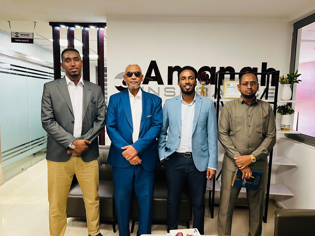 AmanahInsurance's tweet photo. Waxaan xafiiskeenna Hargeysa ku soo dhoweeyney xubno ka socday Machadka Bangiyada iyo Maaliyadda ee Somaliland (SLIBF).
Maamulaha, Maamule-ku-xigeenka, iyo Madaxa Akadeemiyadda ee Machadka ayaa kulan la qaatay Madaxa Suuq-geynta ee Amanah Insurance

#Kalsooni #Bulsho iyo #Amanah https://t.co/aAQvhDuiWF