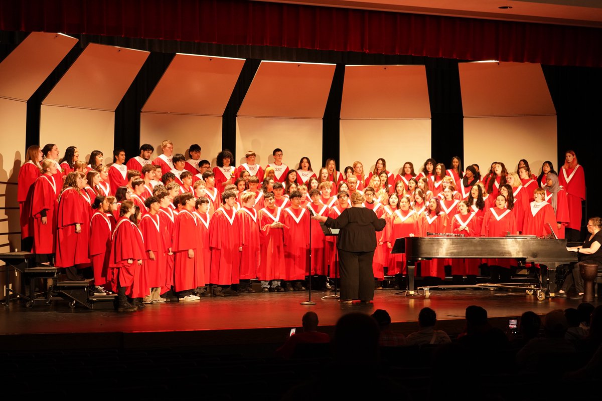 SSCcardinalNews's tweet photo. A fantastic evening at the SSC High School Spring Choir Concert. 🎶
Proud of our students and grateful for the staff and families who support them. Special shoutout to our 2026 seniors!
#WeAreSSC #CardPride #GoCards https://t.co/5Bdpj6CLka