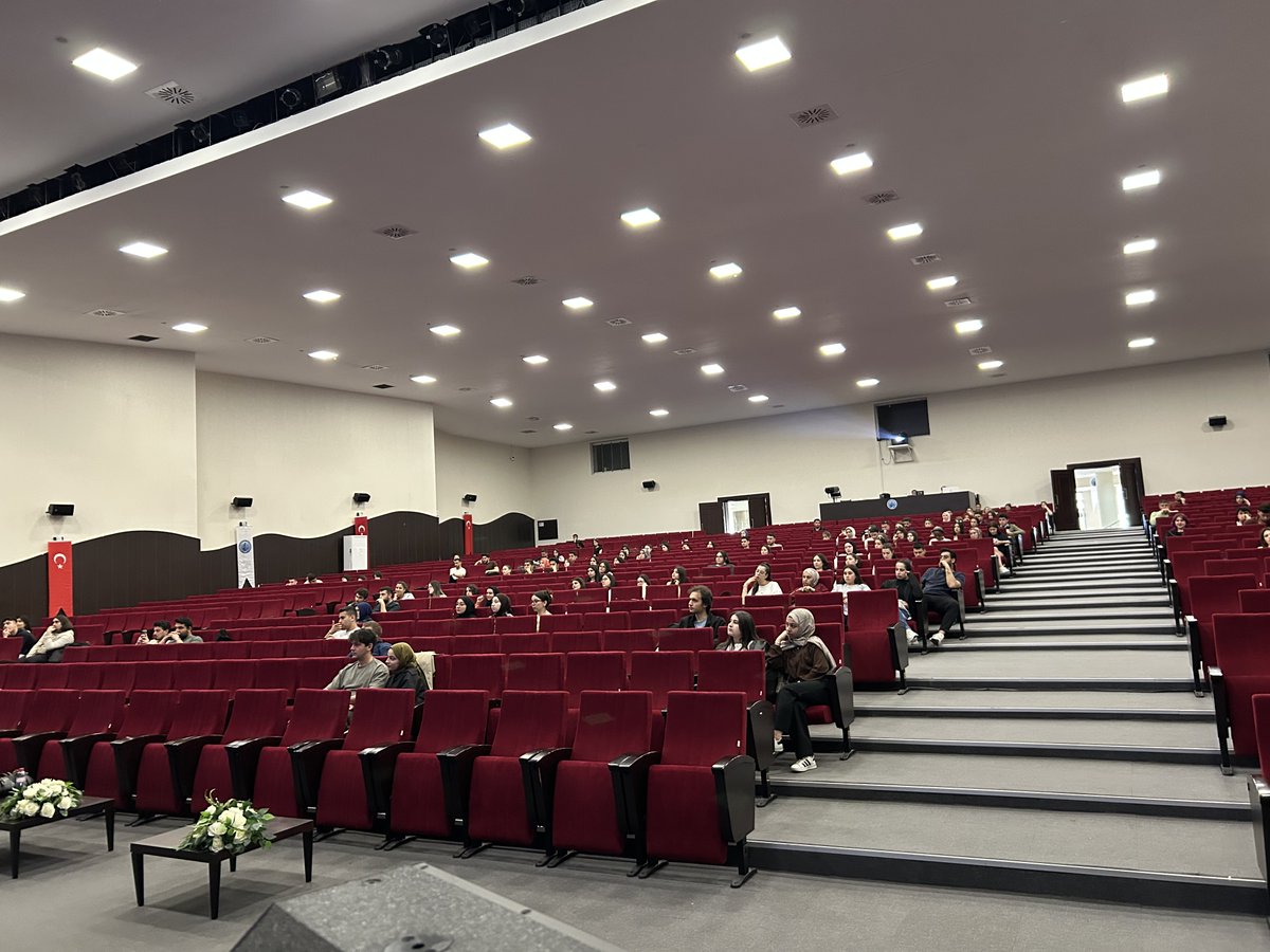 AkuGikam's tweet photo. Afyon Kocatepe Üniversitesi Girişimcilik ve Kariyer Geliştirme Uygulama ve Araştırma Merkezi tarafından Atatürk Kongre Merkezi’nde düzenlenen Kariyer Okulu eğitimi başarıyla gerçekleştirildi. 👇
https://t.co/TkTKaJ973u 

@FikretYAMAN03 https://t.co/kb0kDQbCsm