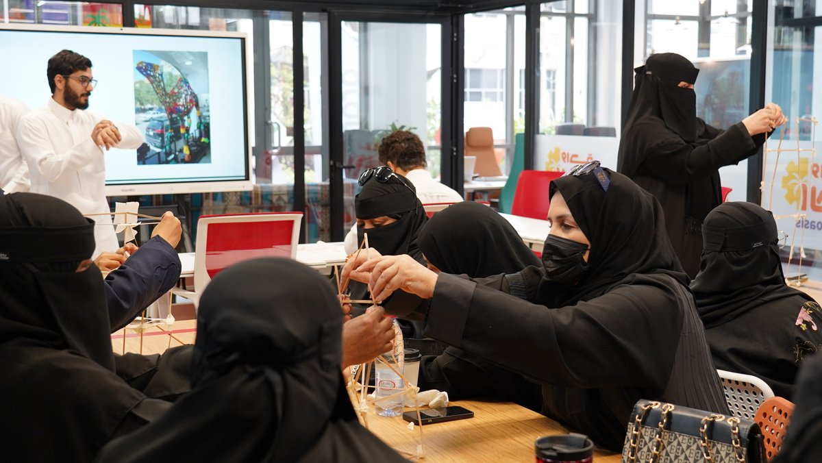 CreativityO_sa's tweet photo. بالشراكة مع بنك التنمية الاجتماعية @sdbbank، انطلق برنامج صناعة المنتجات باستخدام الطابعة ثلاثية الأبعاد ✨
الذي يستهدف 30 مستفيدًا عبر تدريب مكثف لمدة 12 يومًا لتعلّم التصميم والطباعة وتحويل الأفكار إلى منتجات مبتكرة.
وذلك في إطار المسؤولية المجتمعية ودعم تمكين الكفاءات الوطنية. https://t.co/3ofEioXOnY