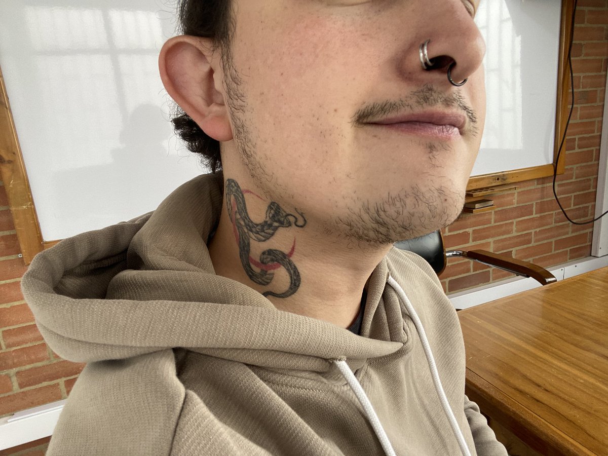 _andreeees_'s tweet photo. 🐍🐍 https://t.co/fda3gczjxH