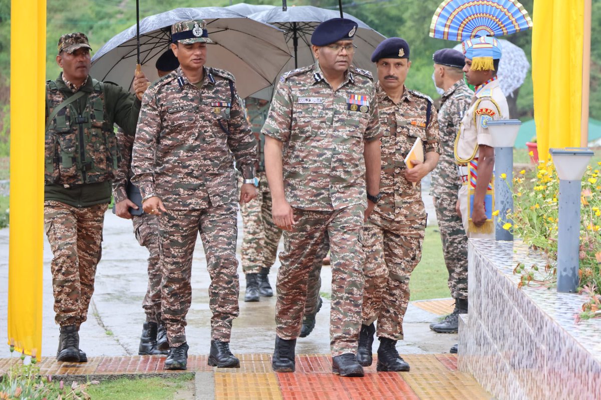 jammusector's tweet photo. On 29/04/26, Shri Amol V. Homkar, IPS, IG Jammu Sector #CRPF, visited 33 Bn at Bhaderwah to review security arrangements.He inspected key facilities including Kote,Store, and Office, and interacted with officers and personnel, emphasizing the welfare and well-being of the jawans. https://t.co/PINpNC7Bti