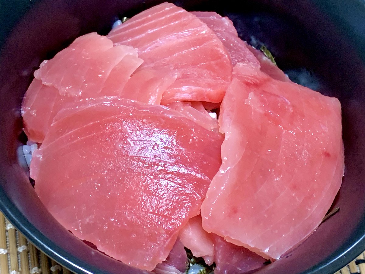 ＠もつ tweet media