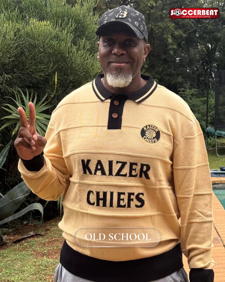 SoccerBeatZA's tweet image. Amakhosi awaphel’ umoya! ✌️🔥

🇿🇦 Get your Kaizer Chiefs x Old School stylish merch here:
👉 bit.ly/4e4PLqR

#OldSchool