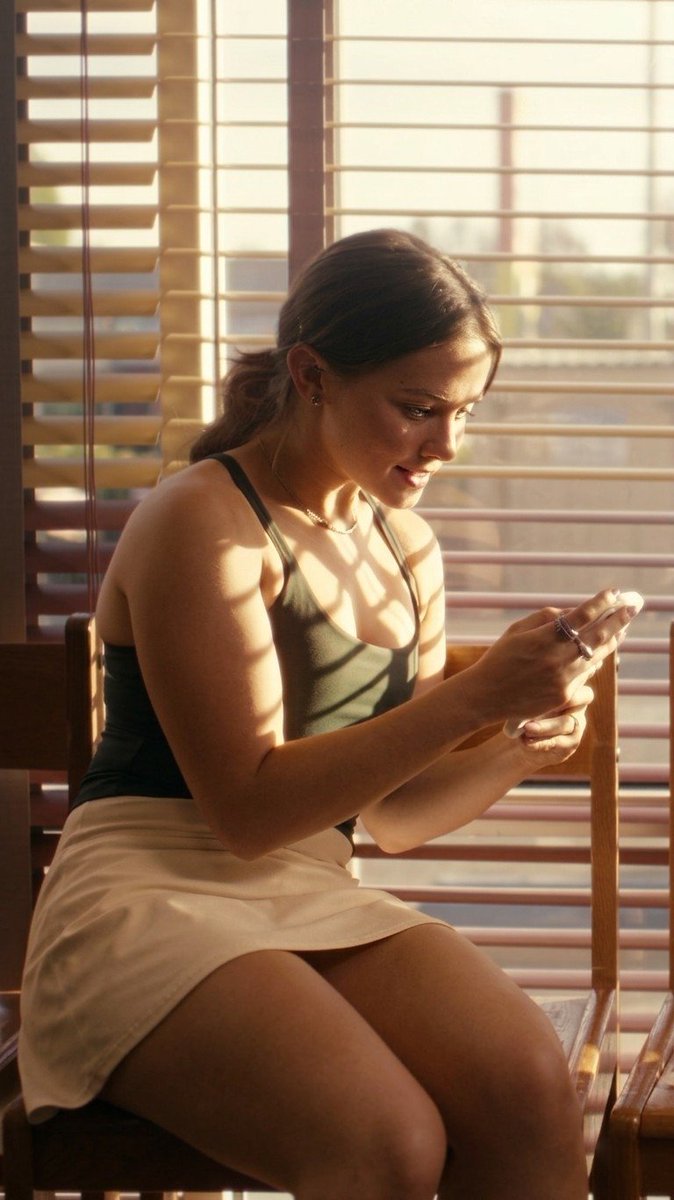 ScarletSpeeds16's tweet photo. Cailee Spaeny as Ashley Miller in Beef Season 2 

A Thread : https://t.co/sy7jZuIREc