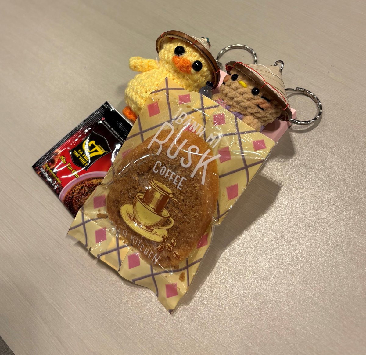 先輩からベトナム旅行のお土産をいただきました✨ ベトナムの伝統的な