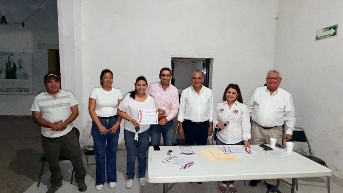 CNOPCoahuilaMX's tweet photo. Bajo la conducción de nuestra Secretaria General, la Mtra.Delia Margarita Siller Zùñiga, se llevó a cabo la toma de protesta del nuevo #Comité #Municipal de la #CNOPGeneralCepeda, encabezado por Eleazar Rangel Sánchez.
#CNOPCoahuila #Unidad #GeneralCepeda #FuerzaPRI #Destacar https://t.co/FWaYhf1OVT