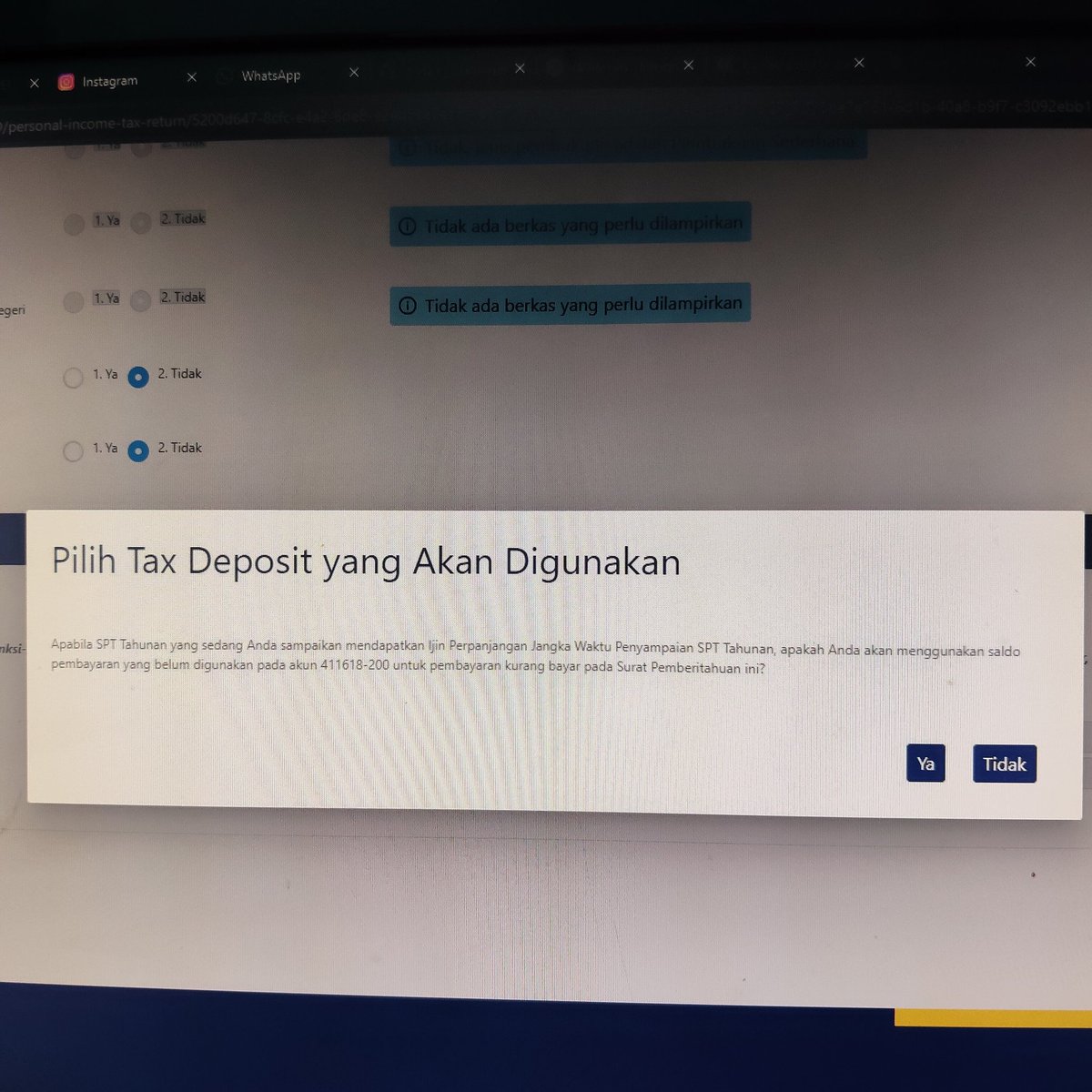 gomkyuki's tweet photo. @kring_pajak admin saya mau tanya ini saya mau bayar &amp; lapor SPT tahunan wpop kenapa begini terus ya? Padahal sudah klik tidak dan sudah berhasil masukkan passphrase tapi notifikasi ini tetap tidak hilang https://t.co/fULT3MAh8Y