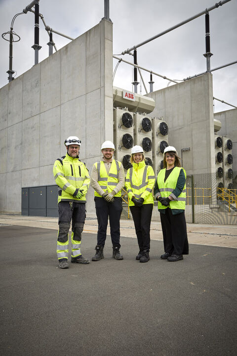 Sewell_Group's tweet photo. Exciting news: Sewell FM will be providing facilities management for Dogger Bank Wind Farm - the world's largest offshore wind farm.
 
Our team of experts will be looking after the wind farm's on-shore converter stations in both East Yorkshire &amp; Redcar.

https://t.co/erOSdwQHOp https://t.co/dudwS0ml5s