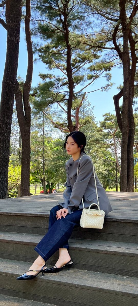 AKAone_'s tweet image. #카즈하 #Kazuha #LESSERAFIM #르세라핌 #배경화면 #Wallpaper #LockScreen 
Kazuha 260430 IG Wallpaper