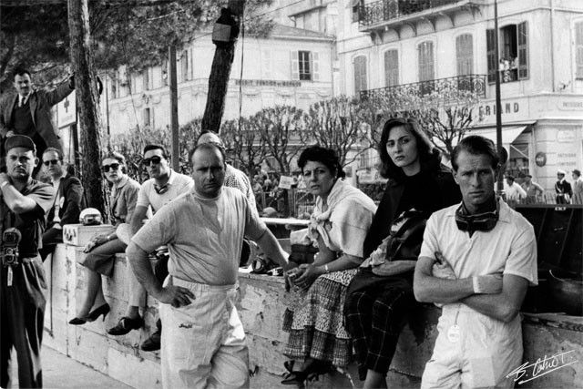 GordonMercedes9's tweet image. #Waiting   #Monaco  '56   😉 🏁

(On lap 54, while lying second, Collins came in the pit and turned his car over to Fangio who was having a bad day with his Ferrari). 

📷 Bernard Cahier