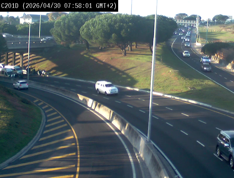 CapeTownFreeway's tweet image. 26043000044: Stationary Vehicle on N2 Inbound at M3/N2, rightlane closed, expect delays. #BeTheChange
