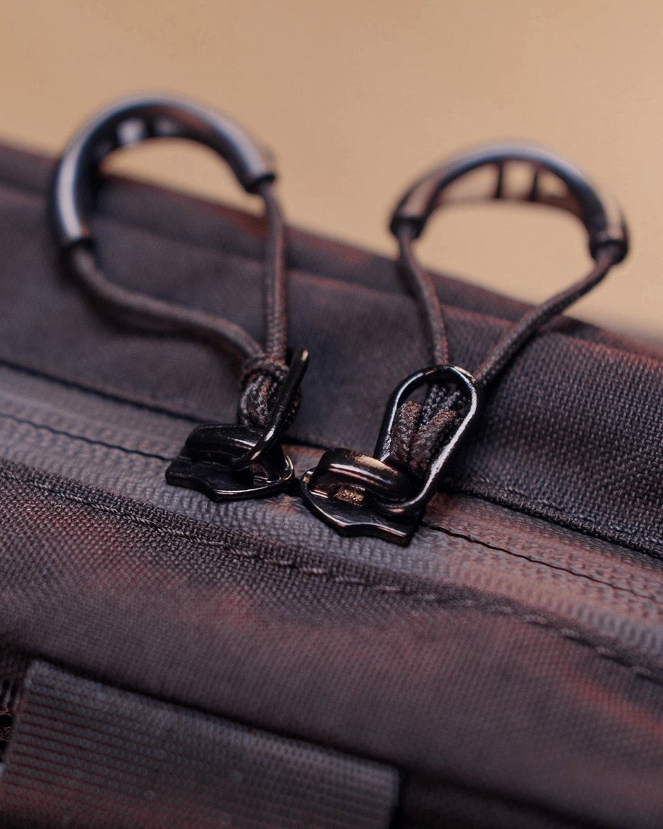 tacticalgeekedc's tweet image. ➰ TacticalGeek CL9 Chest Pack — Easy-Pull Zipper Setup
Looped zipper pulls make opening and closing faster and easier.
👉 See more on Kickstarter
kickstarter.com/projects/tacti…

#tacticalgeek #everydaycarry #edc #edcbag #chestbag #slingbag #urbanedc #dailycarry #carrysmarter