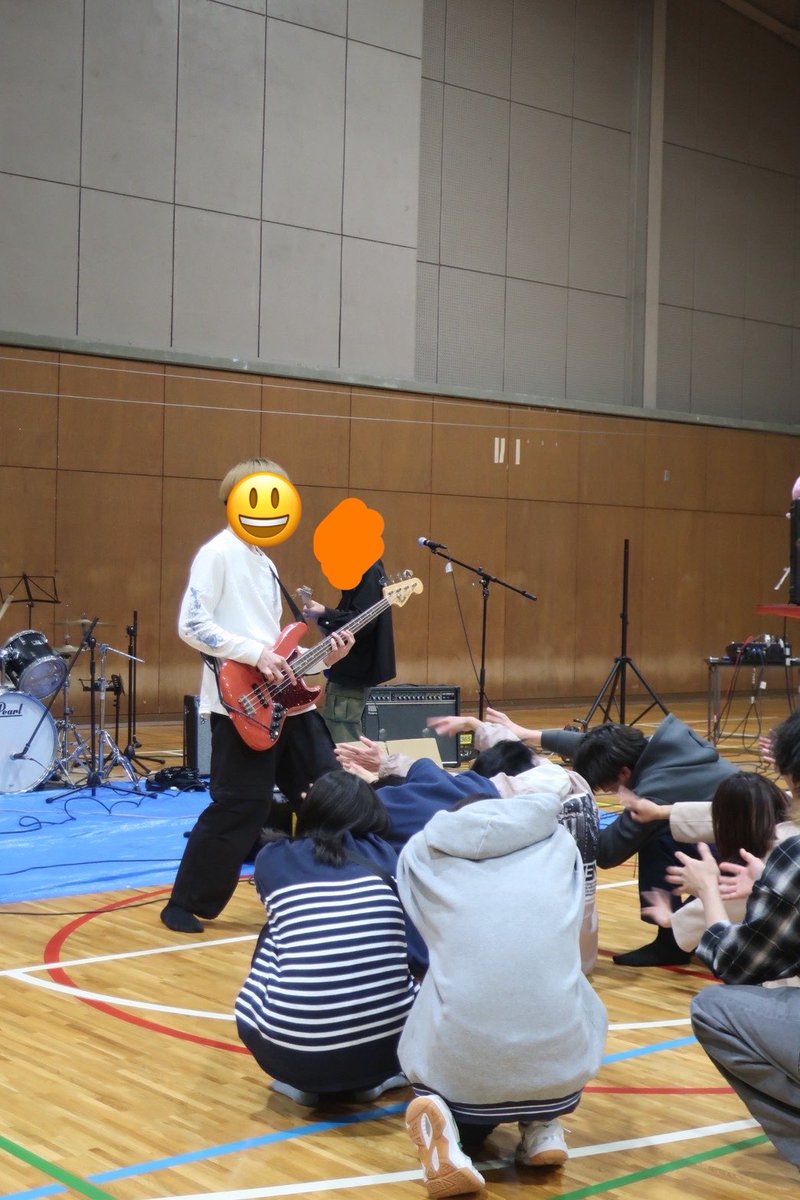 新歓ライブ楽しかったな〜
ソロ結構ちゃんと決まって良かった
そんで、ワイヤレス楽すぎてえぐい
足元のコード少ないと動きやすすぎる