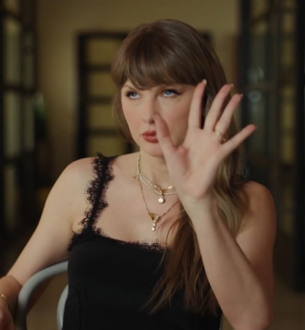 JackTomo7139's tweet photo. Taylor got a face for everything 😂😂😂😂 https://t.co/0q9i6O01nV