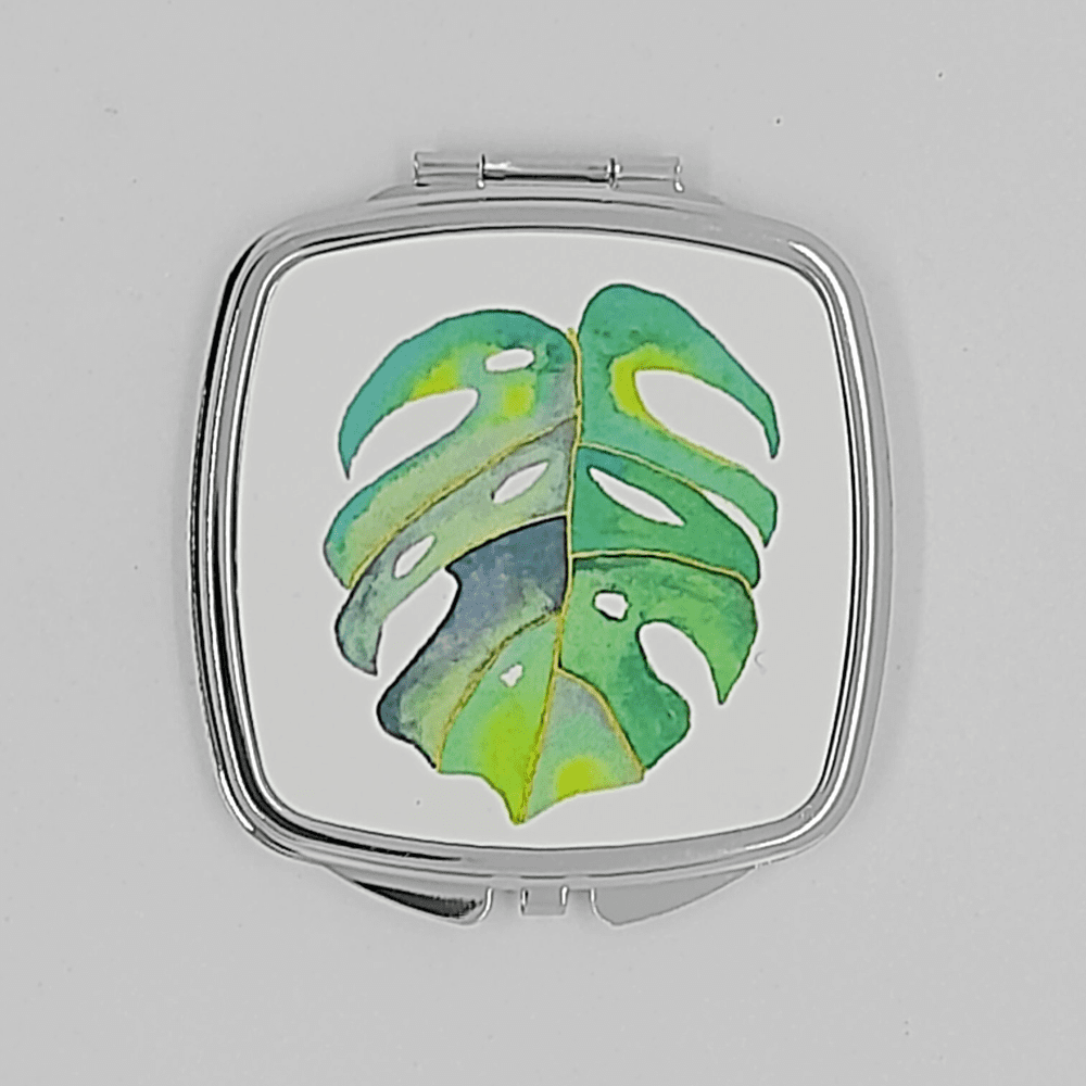 kblacey's tweet image. If you love a tropical feel, this mirror compact is a lovely accessory. Featuring my Monstera Leaf artwork, it is ready to slip into your handbag ready to check your smile
thebritishcrafthouse.co.uk/product/tropic…
#EarlyBiz #giftideas #MHHSBD
