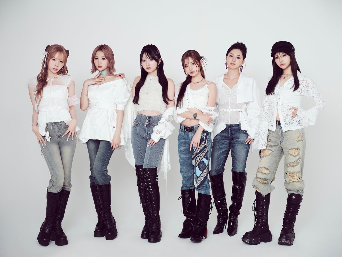 .˚⊹‥∵‥‥∵‥‥∵‥‥∵‥‥∵‥⊹˚.
　New Artist Photo Style1
　〈GROUP）
.˚⊹‥∵‥‥∵‥‥∵‥‥∵‥‥∵‥⊹˚.

.˚⊹⁺‧┈┈┈┈┈┈┈┈┈┈┈┈‧⁺ ⊹˚.
𝐦𝐨𝐱𝐲𝐦𝐢𝐥𝐥 𝐒𝐩𝐞𝐜𝐢𝐚𝐥 𝐃𝐚𝐲 -𝟔 𝐂𝐡𝐚𝐫𝐦𝐬-
🗓️ 5/31(日)
　　1部　FANMEETING
　　  開場13:20/開演14:00