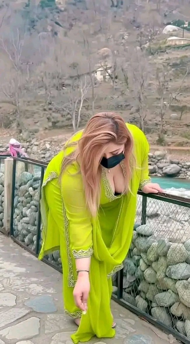 ZJanwar26072's tweet photo. اس نے کہا خوش رہا کرو
میں نے کہا بس پھر تم دیتی رہا کرو
😁😜😂 https://t.co/yIY4LOiVe4