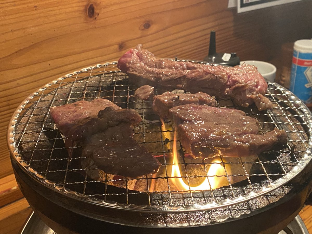 牛炭亭美味しかった〜
ここで食べてハラミの概念が変わりました〜
あとはじめてコウネ食べましたが
脂がスッキリしていてびっくりしました〜
愛知から来て良かった〜(*´﹃｀*)

 #牛炭亭