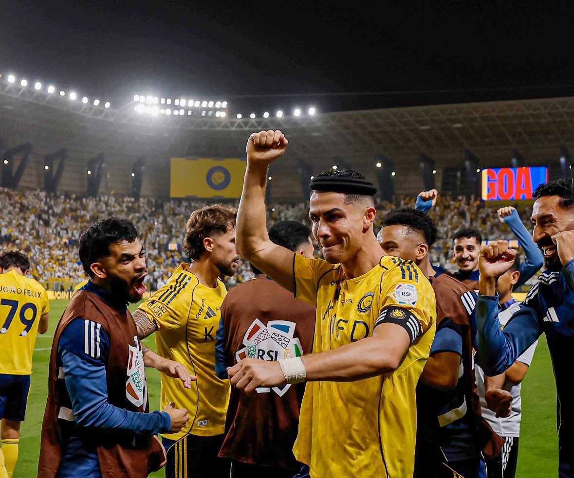🚨🚨🚨🚨🚨🎙️🎙️- رونالدو : 

مايهمني فقط ان يكون جمهور النصر سعيد 💛💛💛💛💛