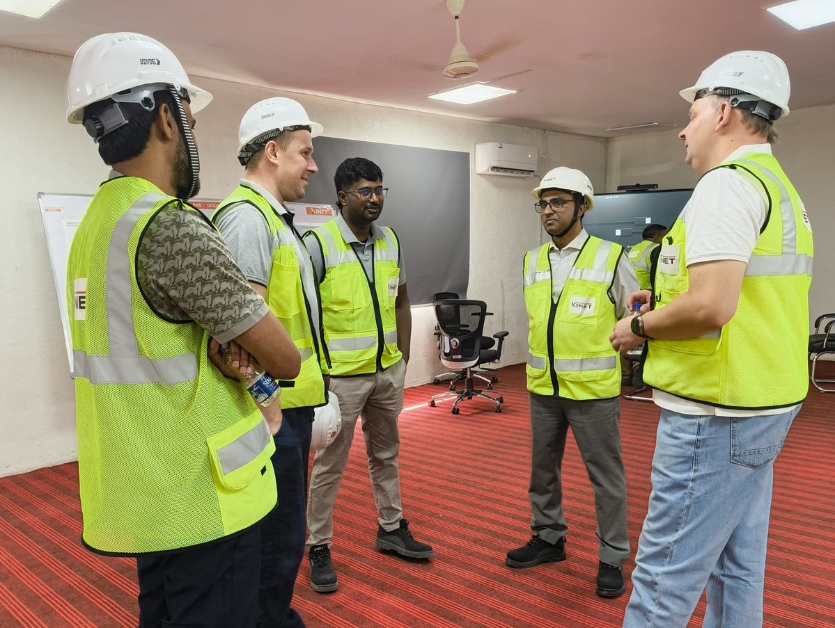 officialKinet's tweet image. Russian specialists are constantly present at the Latur site, supporting the Kinet team ⚙️👇

Pictured: Nikolay Smirnov and Oleg Kremensky (TMH), overseeing floor installation and carbody levelling.

#kinet #collaboration #rvnl #teamwork