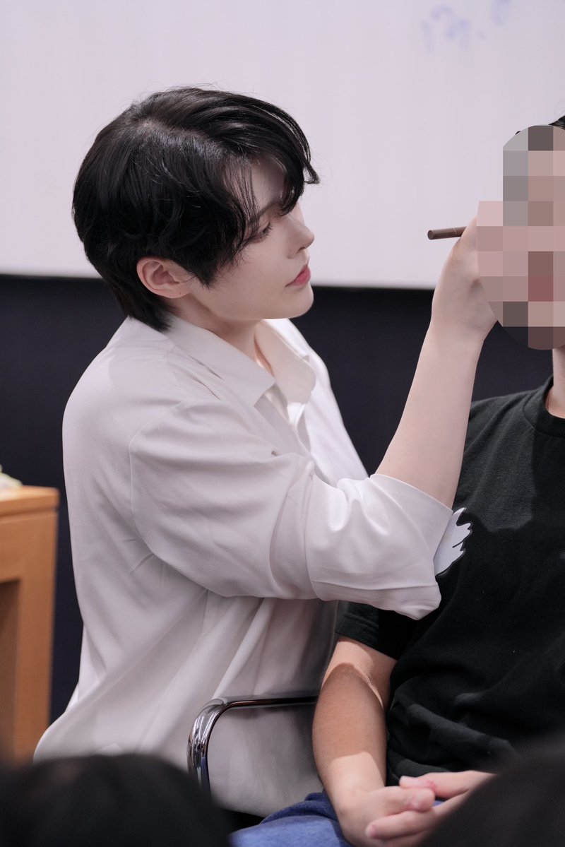 ING 메이크업 tweet media