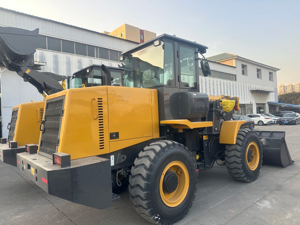 MeraZeng's tweet image. LW300KN wheel excavator.
Built for heavy work. Priced for real ROI.
✅ High digging force
✅ Low fuel consumption
✅ Ready for site

DM for specs &amp;amp; quote.

WhatsApp：+8619192139224
📧：mera@sinomada.com

#LW300KN #WheelExcavator #ConstructionTech