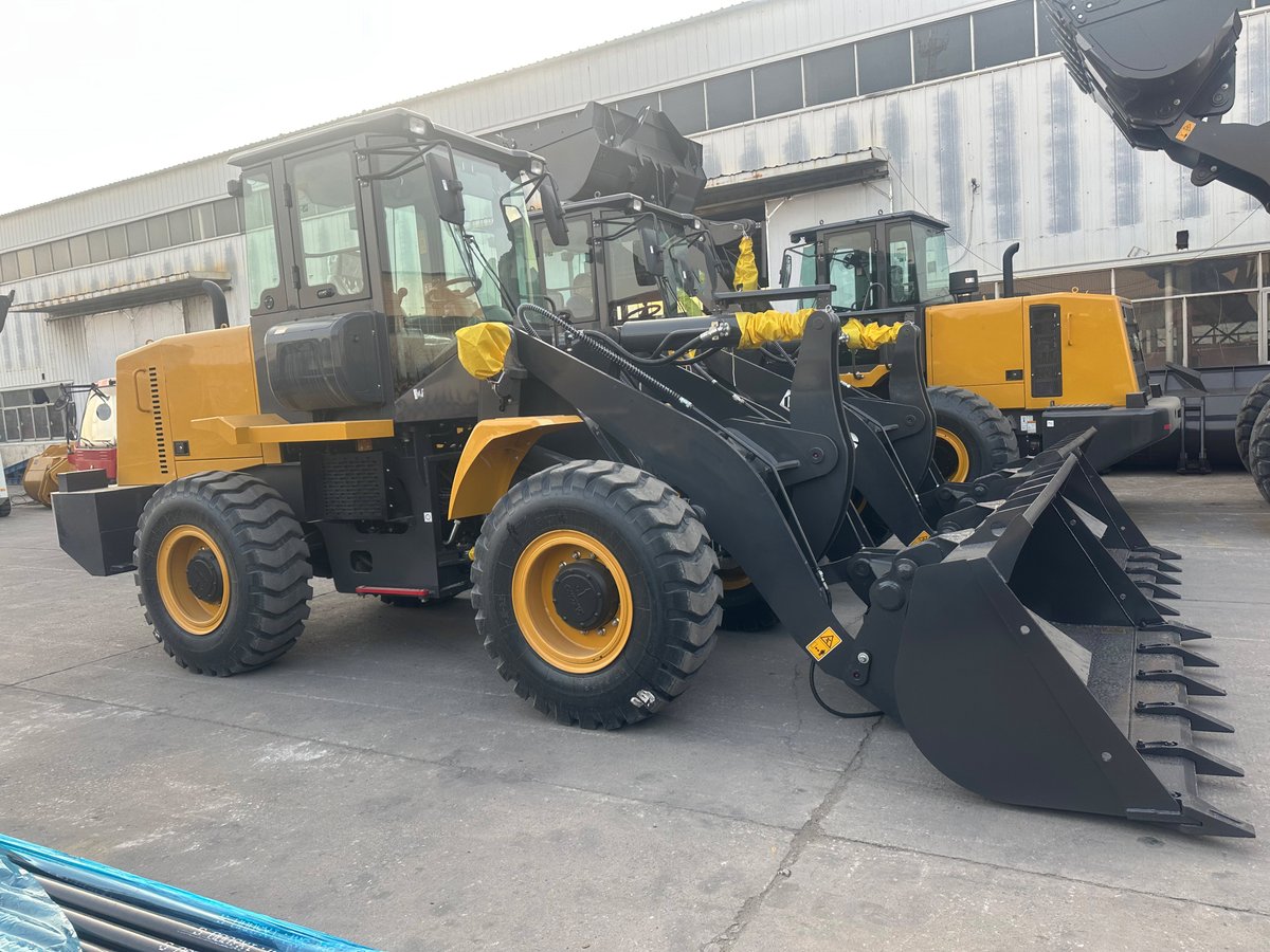MeraZeng's tweet image. LW300KN wheel excavator.
Built for heavy work. Priced for real ROI.
✅ High digging force
✅ Low fuel consumption
✅ Ready for site

DM for specs &amp;amp; quote.

WhatsApp：+8619192139224
📧：mera@sinomada.com

#LW300KN #WheelExcavator #ConstructionTech